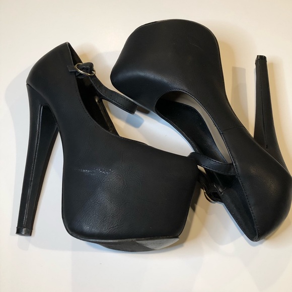 Black Platform Heel - Picture 2 of 7